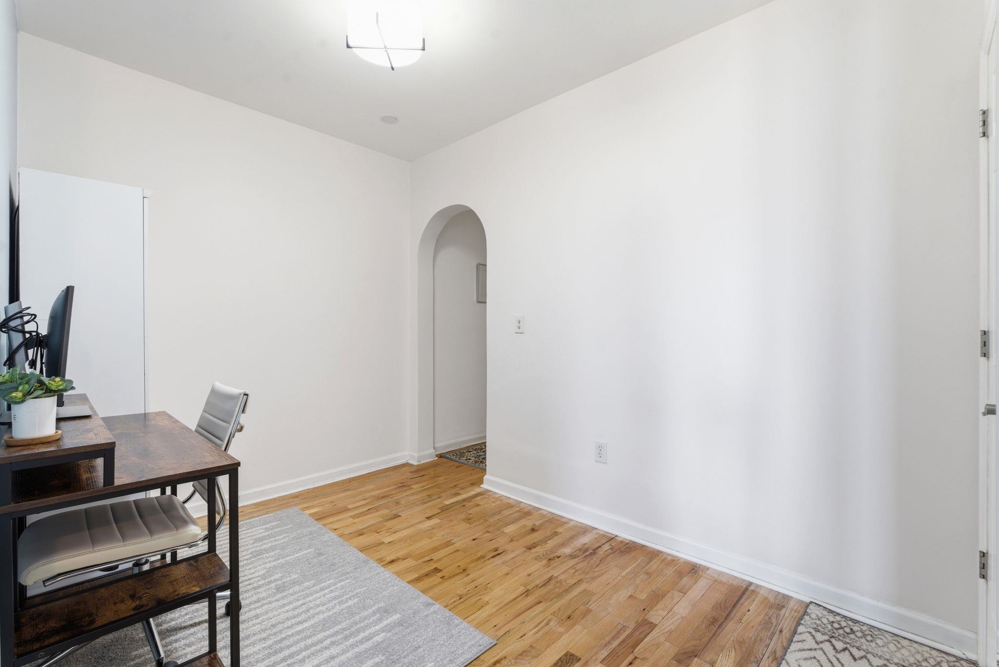 883 BLVD EAST Unit: 1F