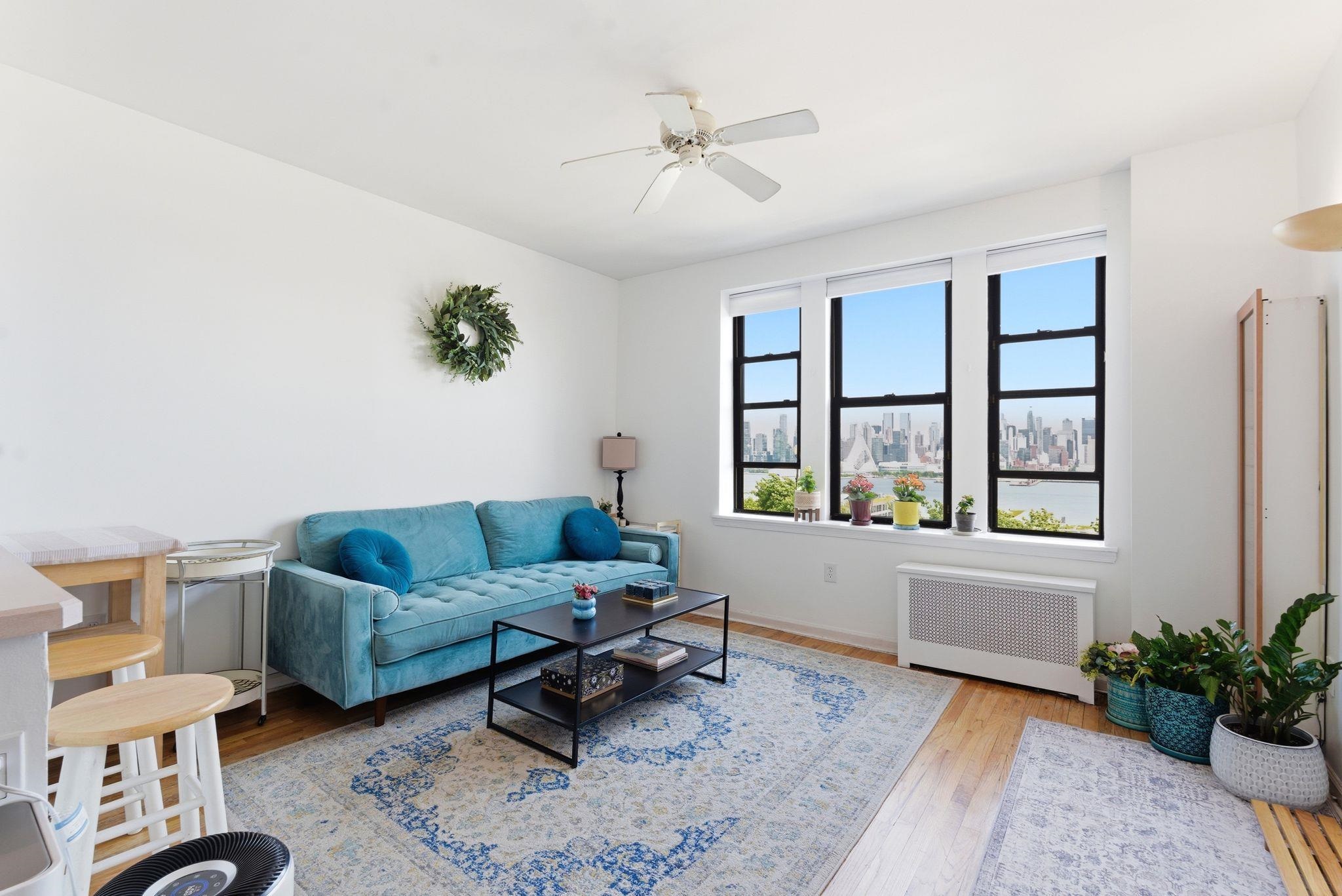 883 BLVD EAST Unit: 1F