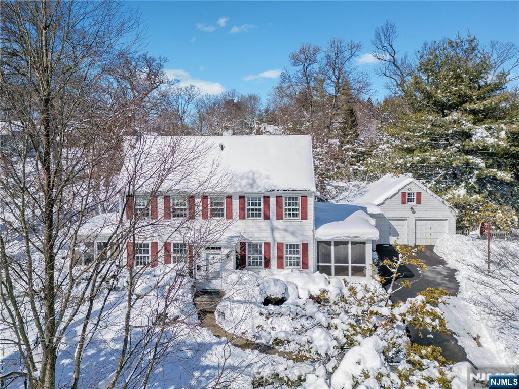 76 Forest Road