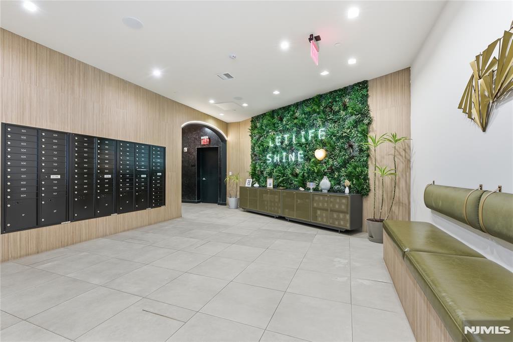 8701 Churchill Road 1401