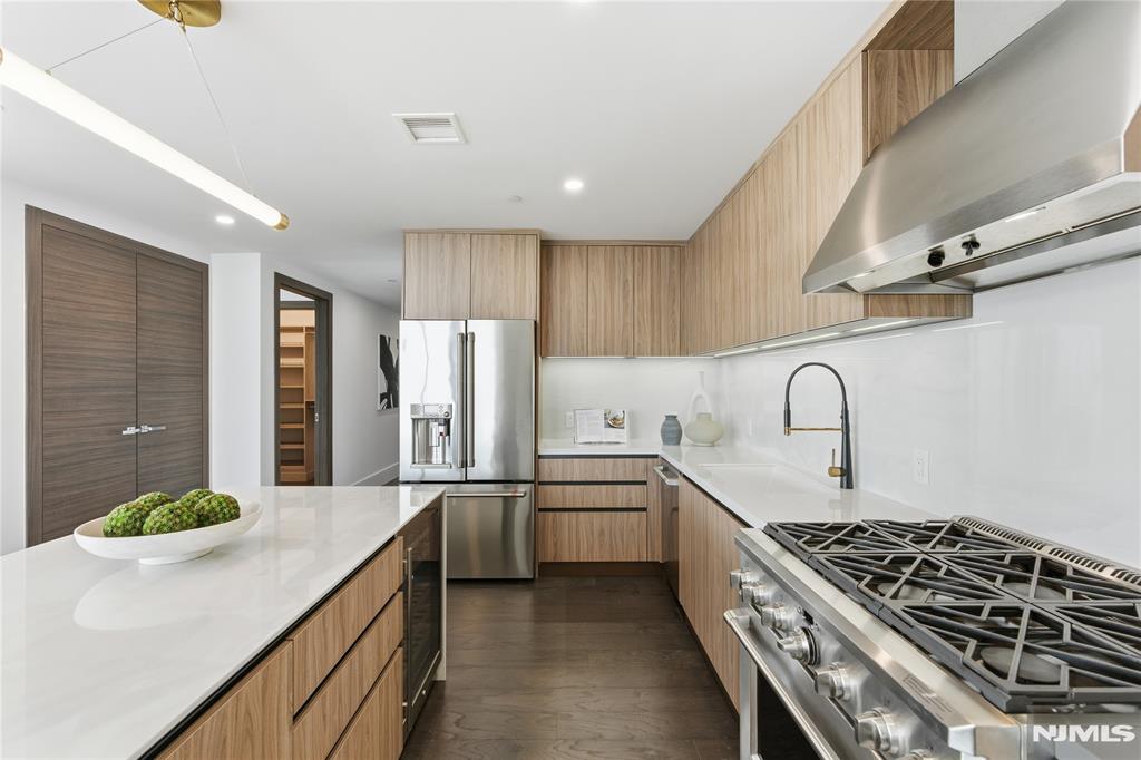 8701 Churchill Road 1401