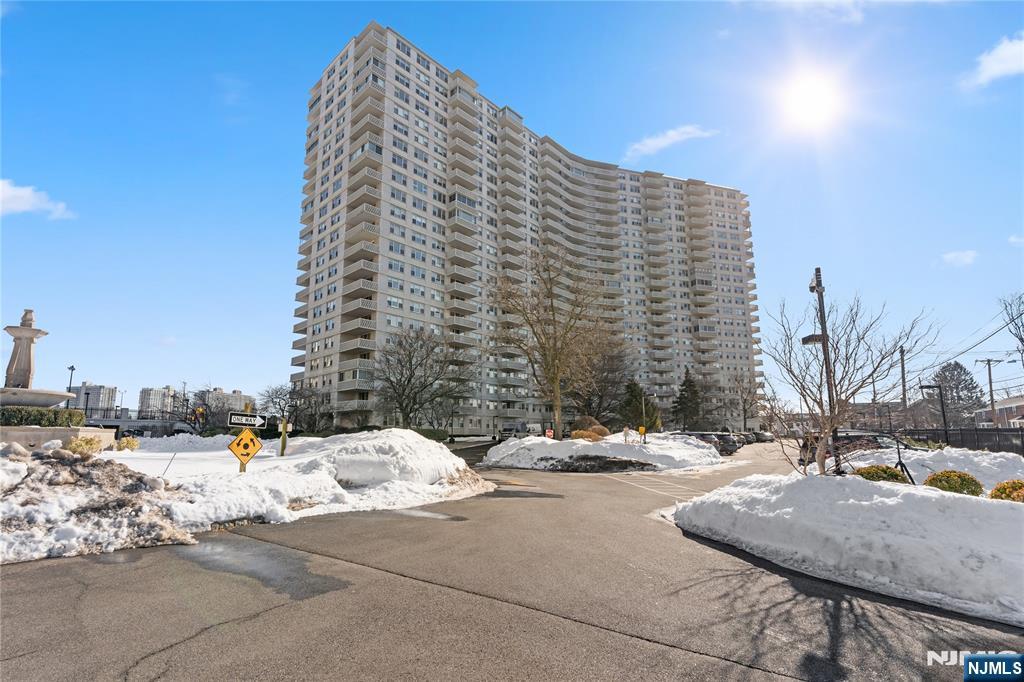 2000 Linwood Avenue 6E