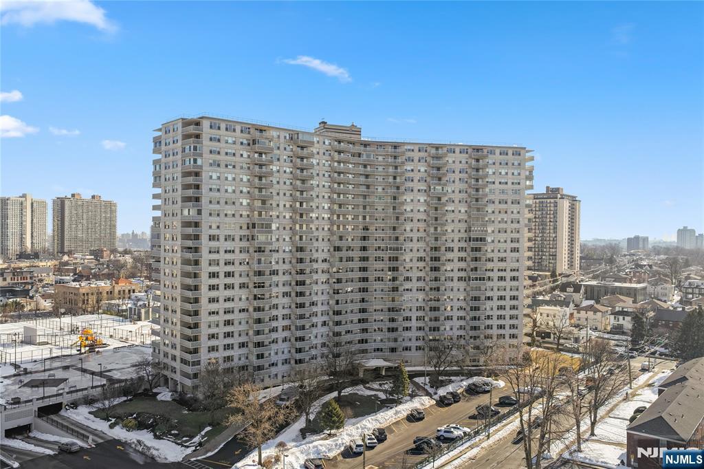 2000 Linwood Avenue 6E