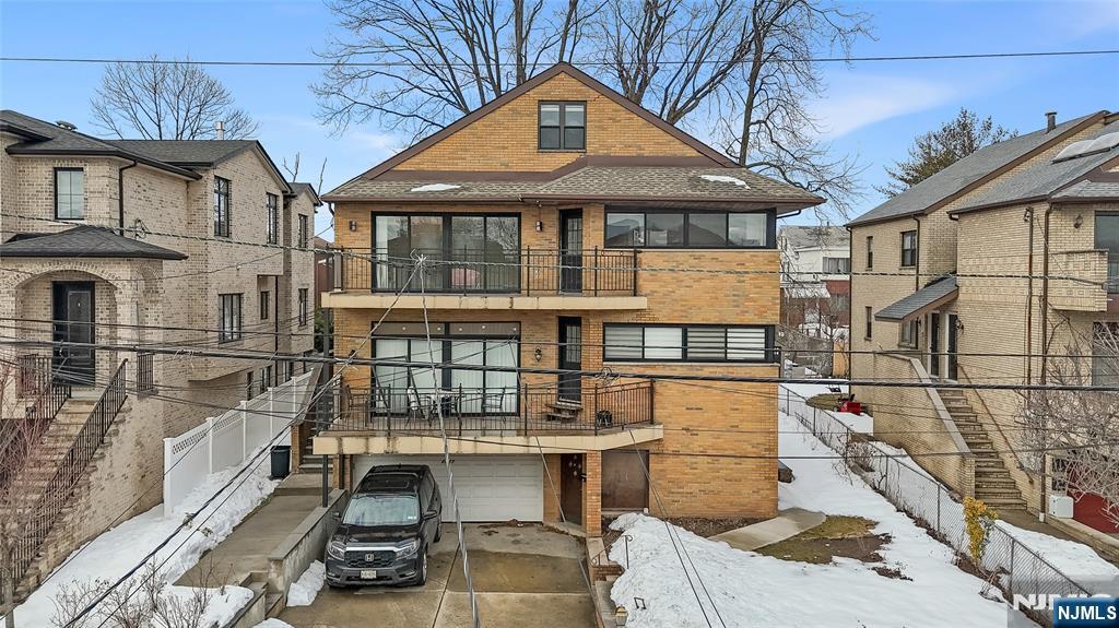 2477 6th Street Flr 2