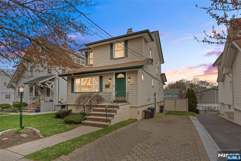 216 5th Street