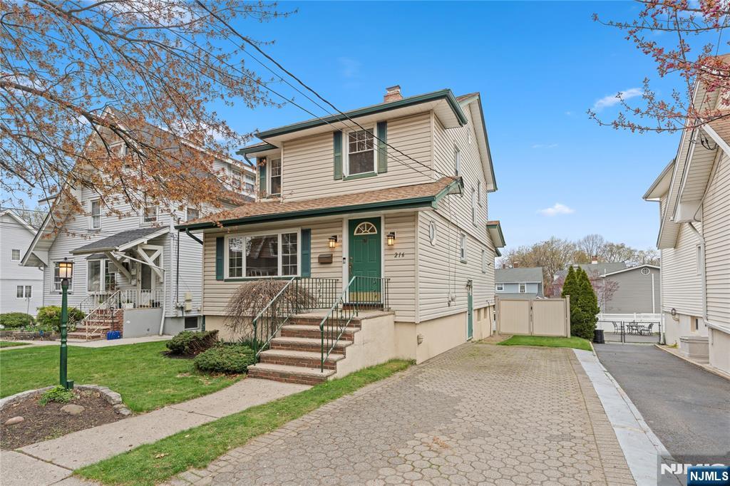 216 5th Street