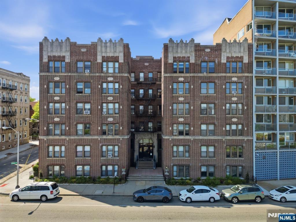 883 Boulevard 1F