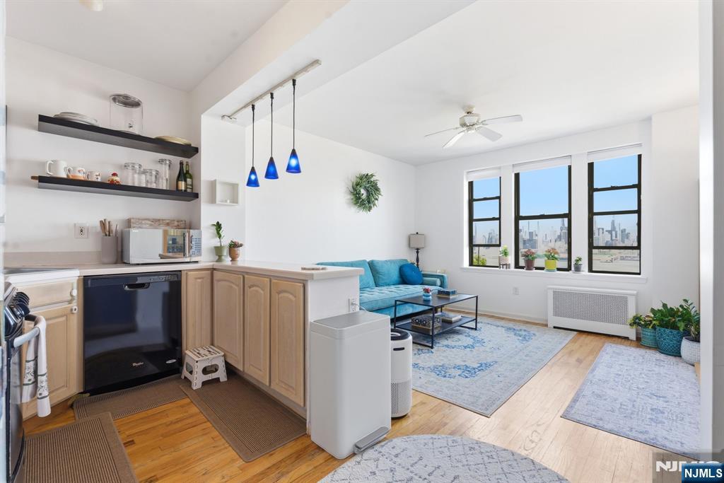 883 Boulevard 1F