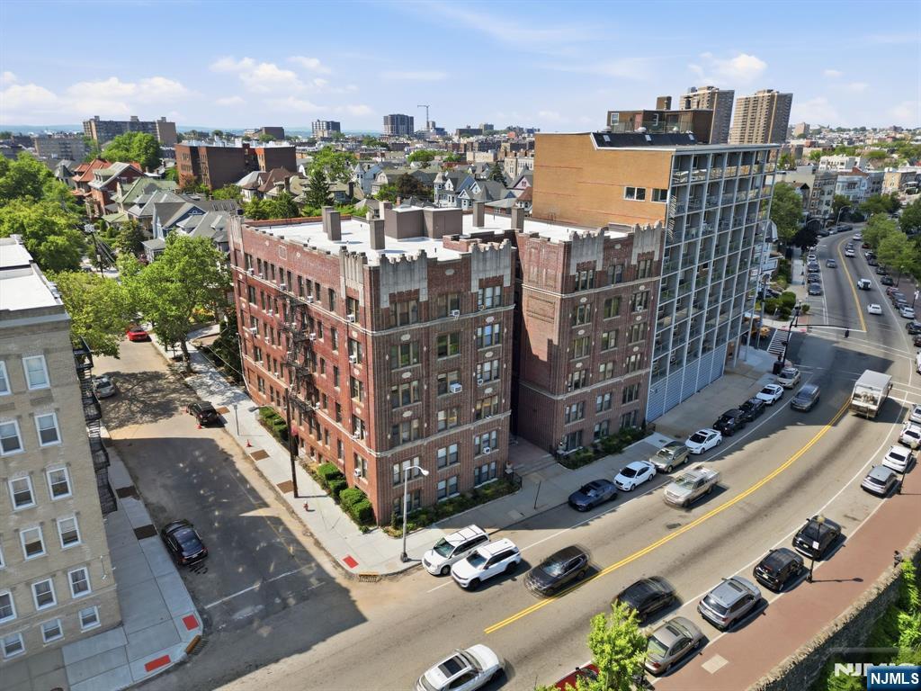 883 Boulevard 1F