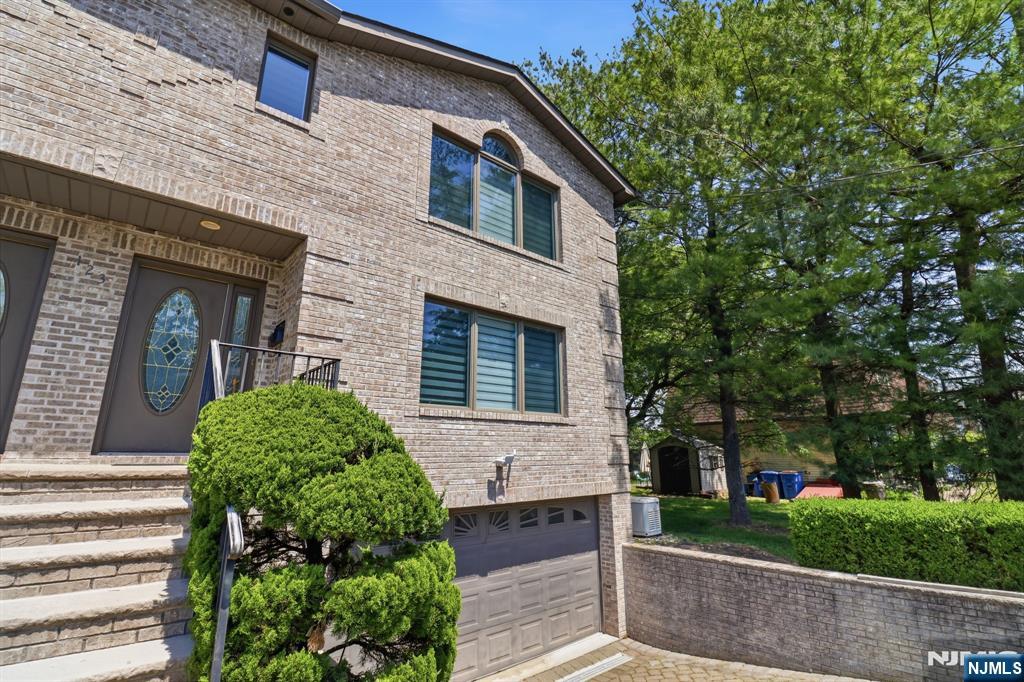 123 Hickory B