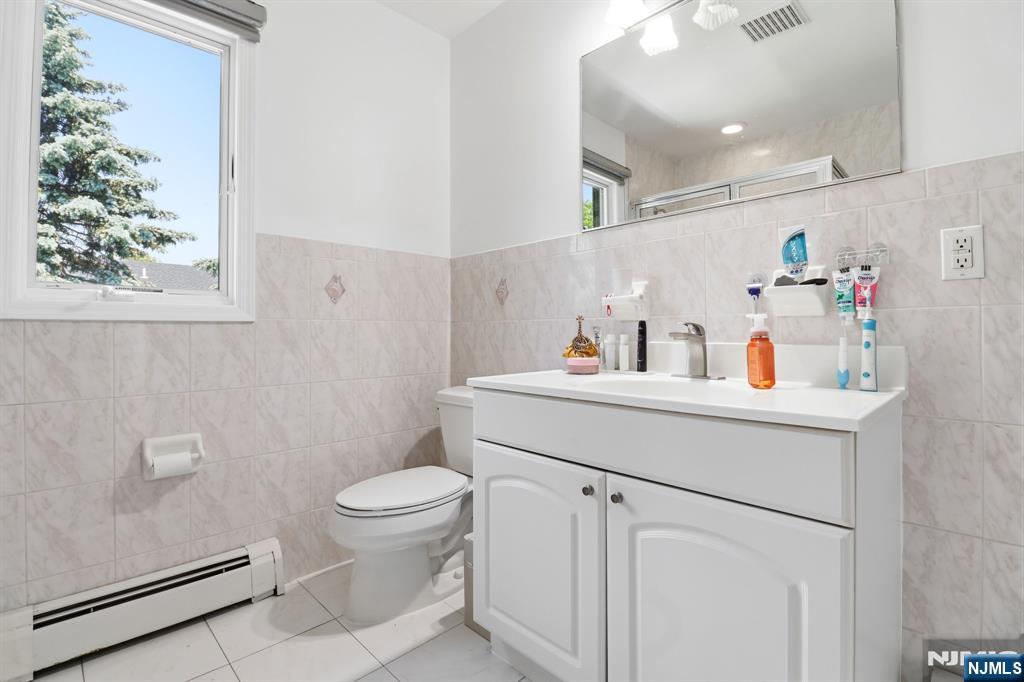 123 Hickory B