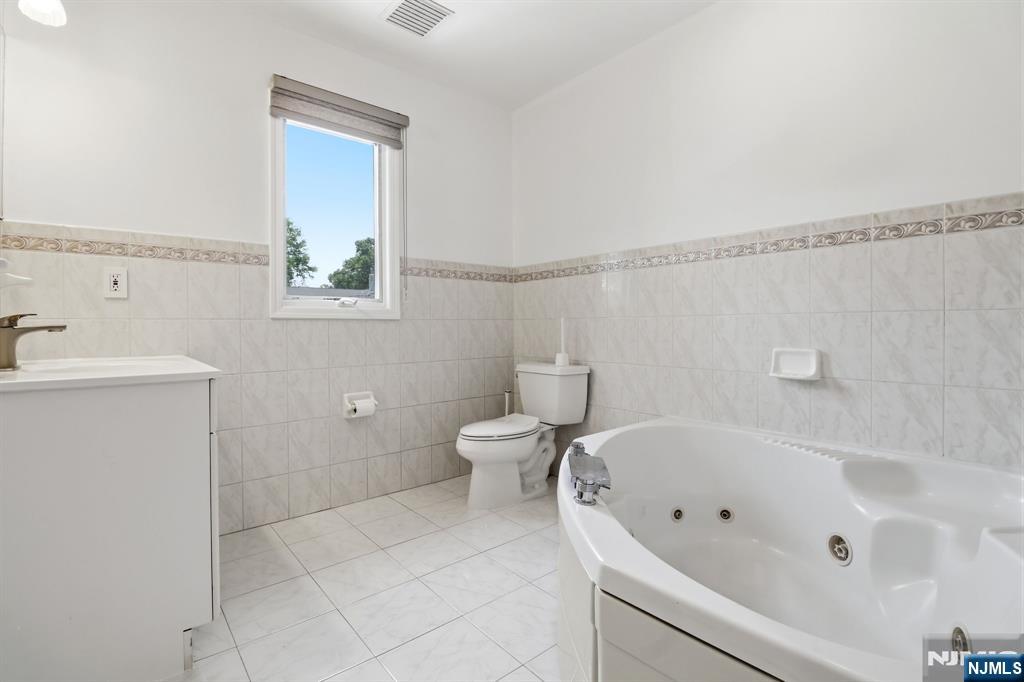 123 Hickory B