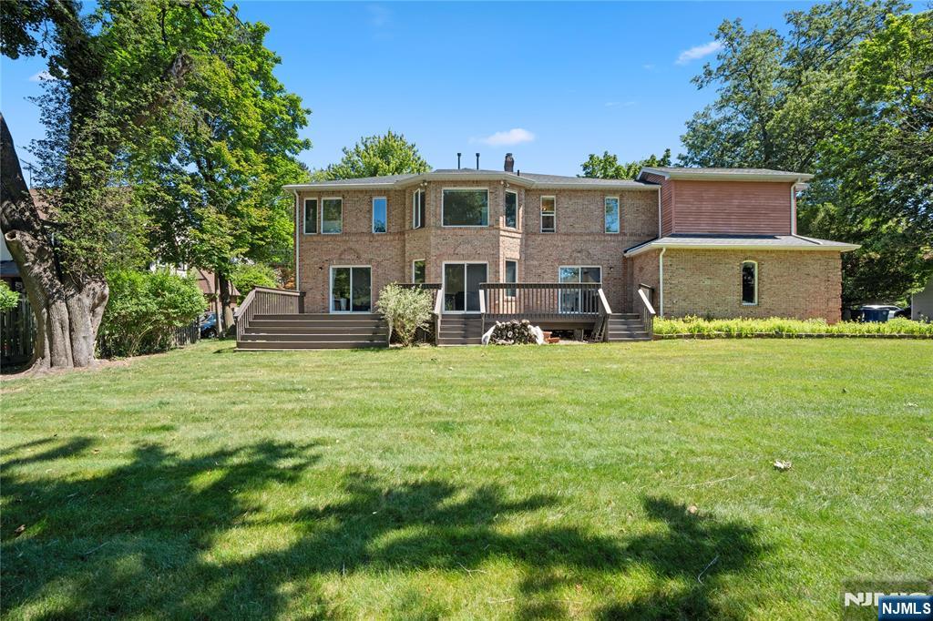 30 Creston Avenue