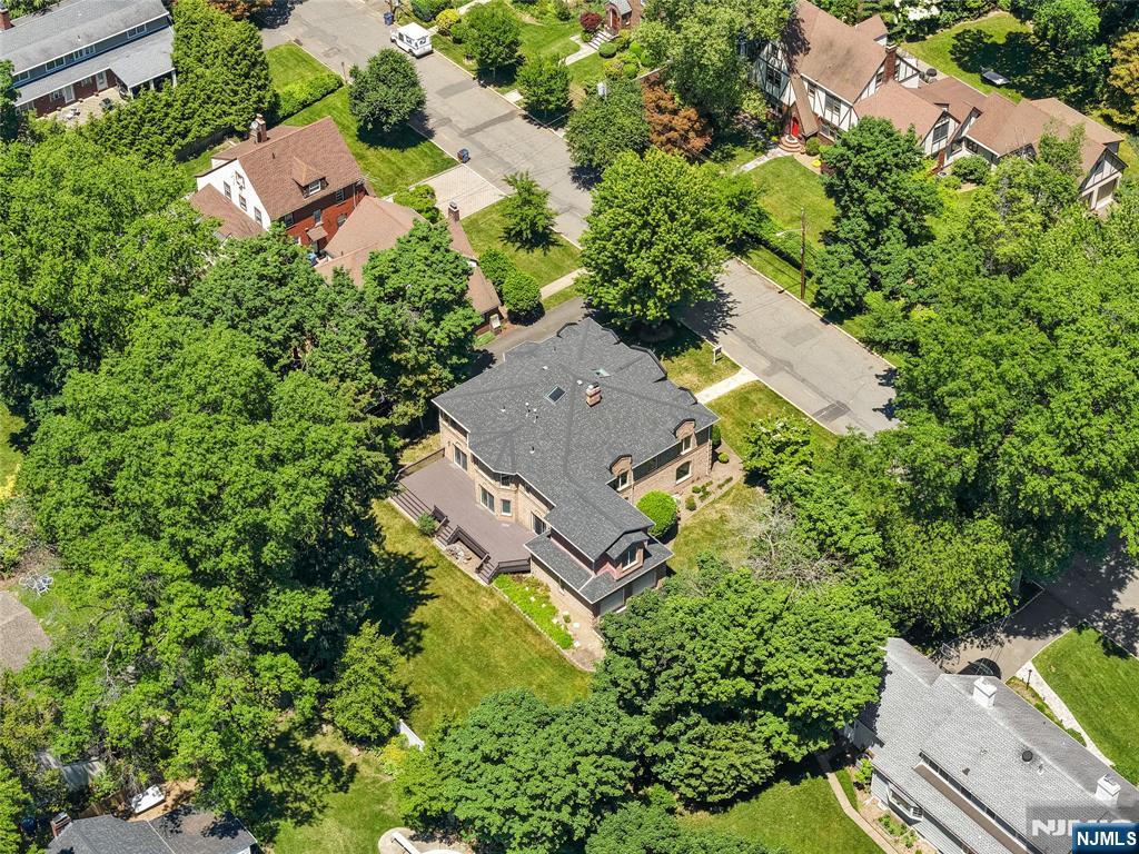 30 Creston Avenue