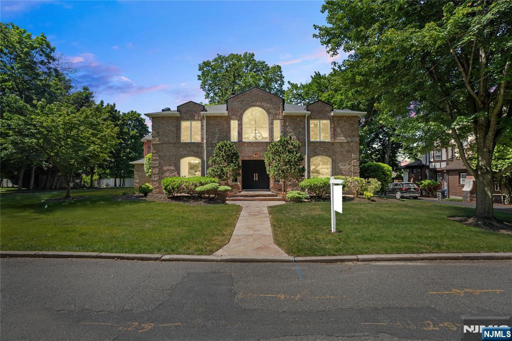 30 Creston Avenue