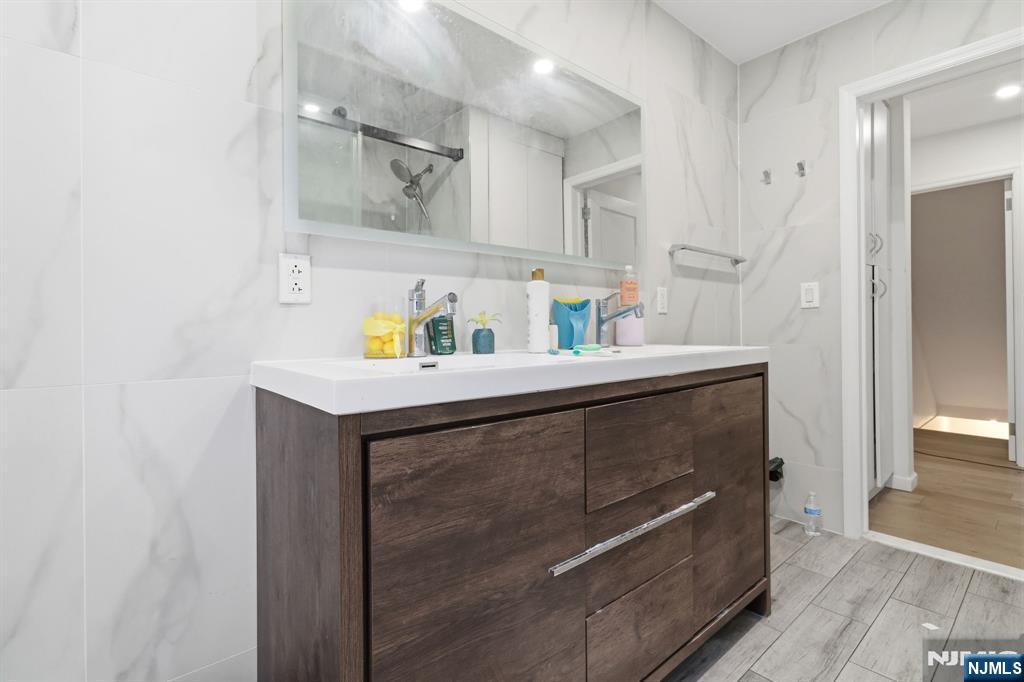2477 6th Street 1st Floor