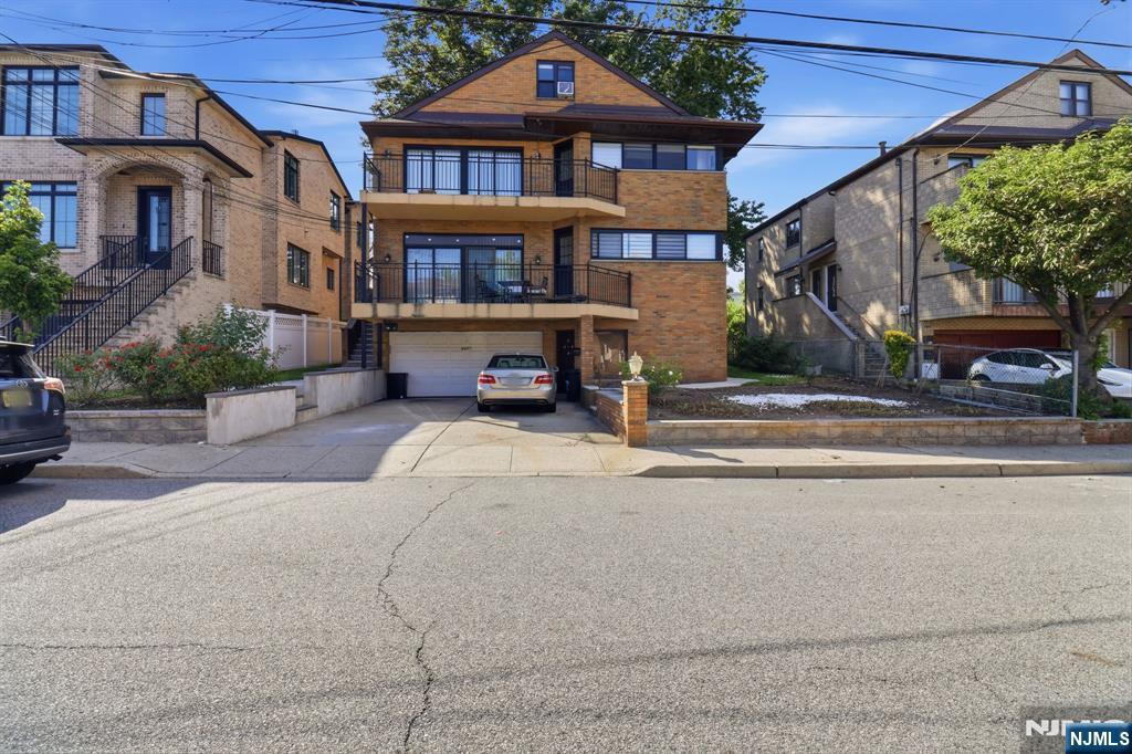 2477 6th Street 1st Floor