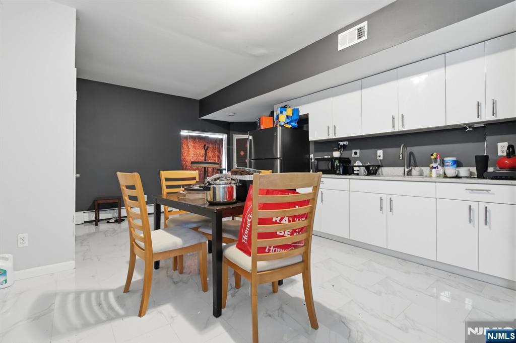 2477 6th Street 1st Floor