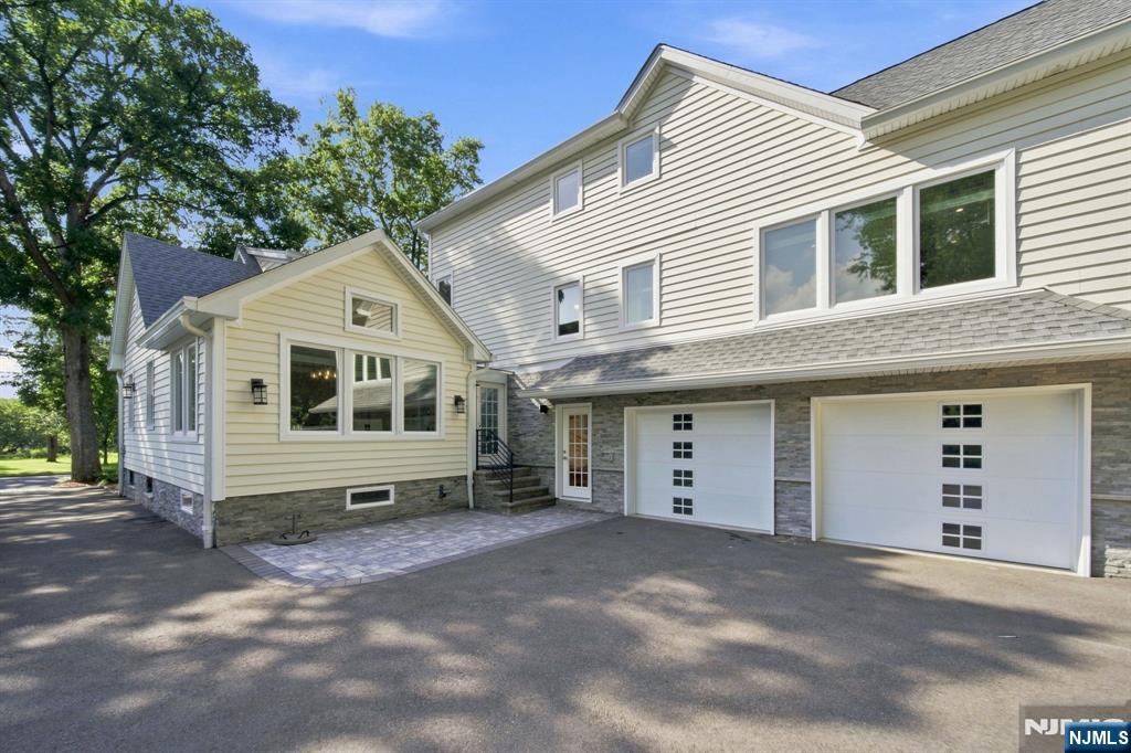 40 Dean Drive