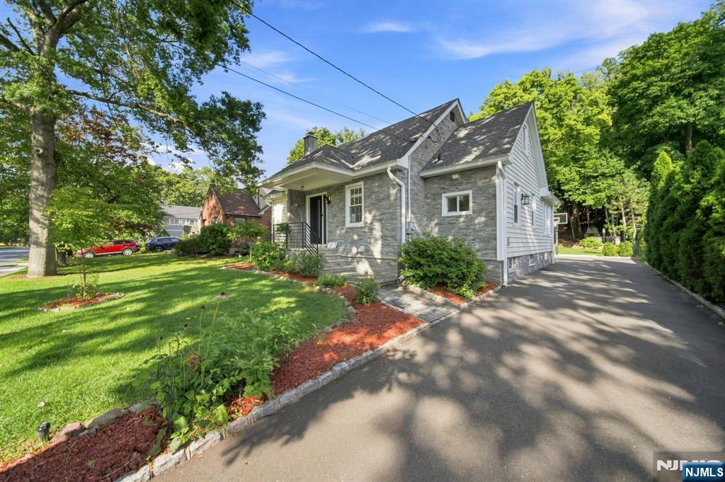 40 Dean Drive
