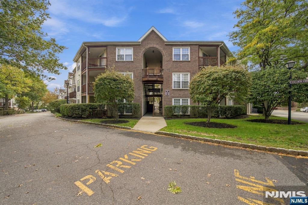 271 Village Circle Drive