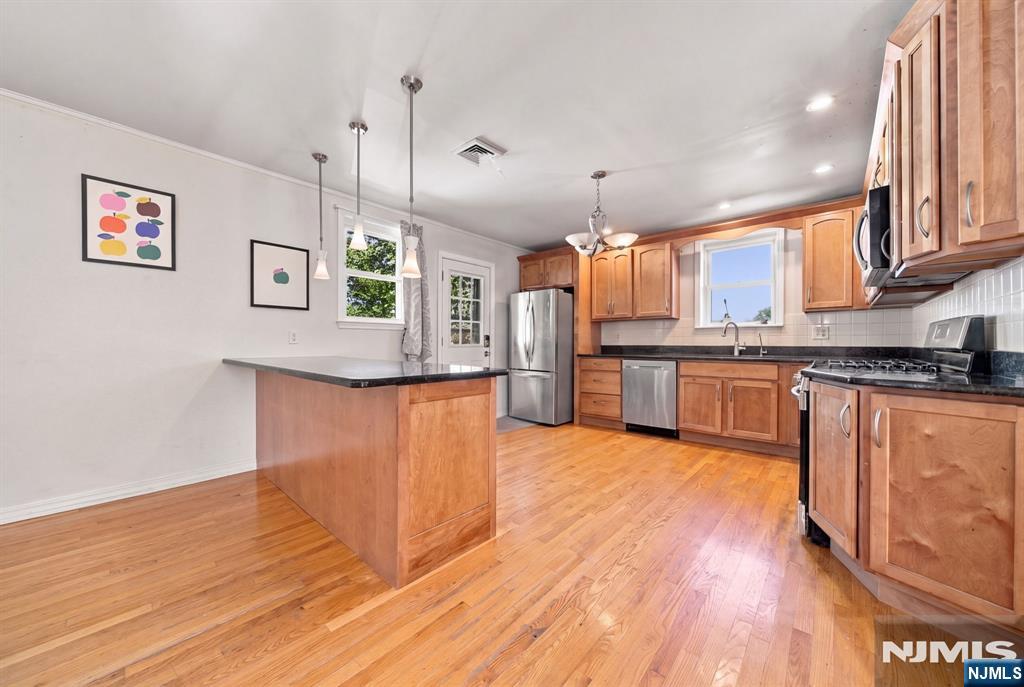 225 Walnut Street