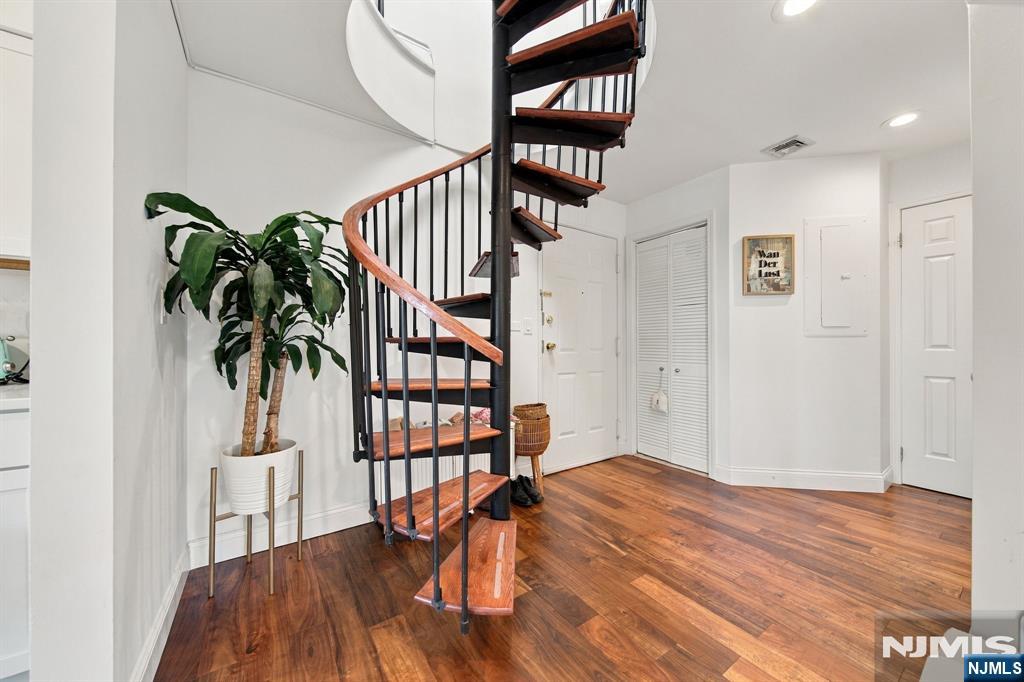 610 Anderson Avenue 3D