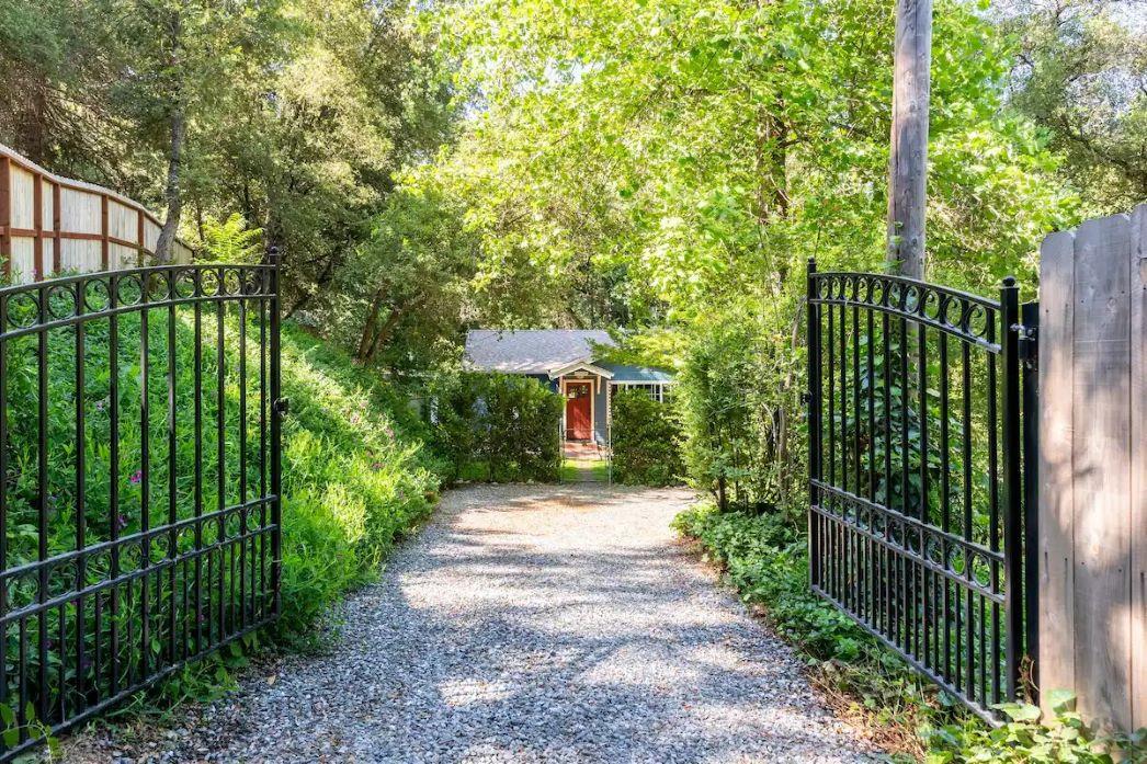 2609 Grade Rd