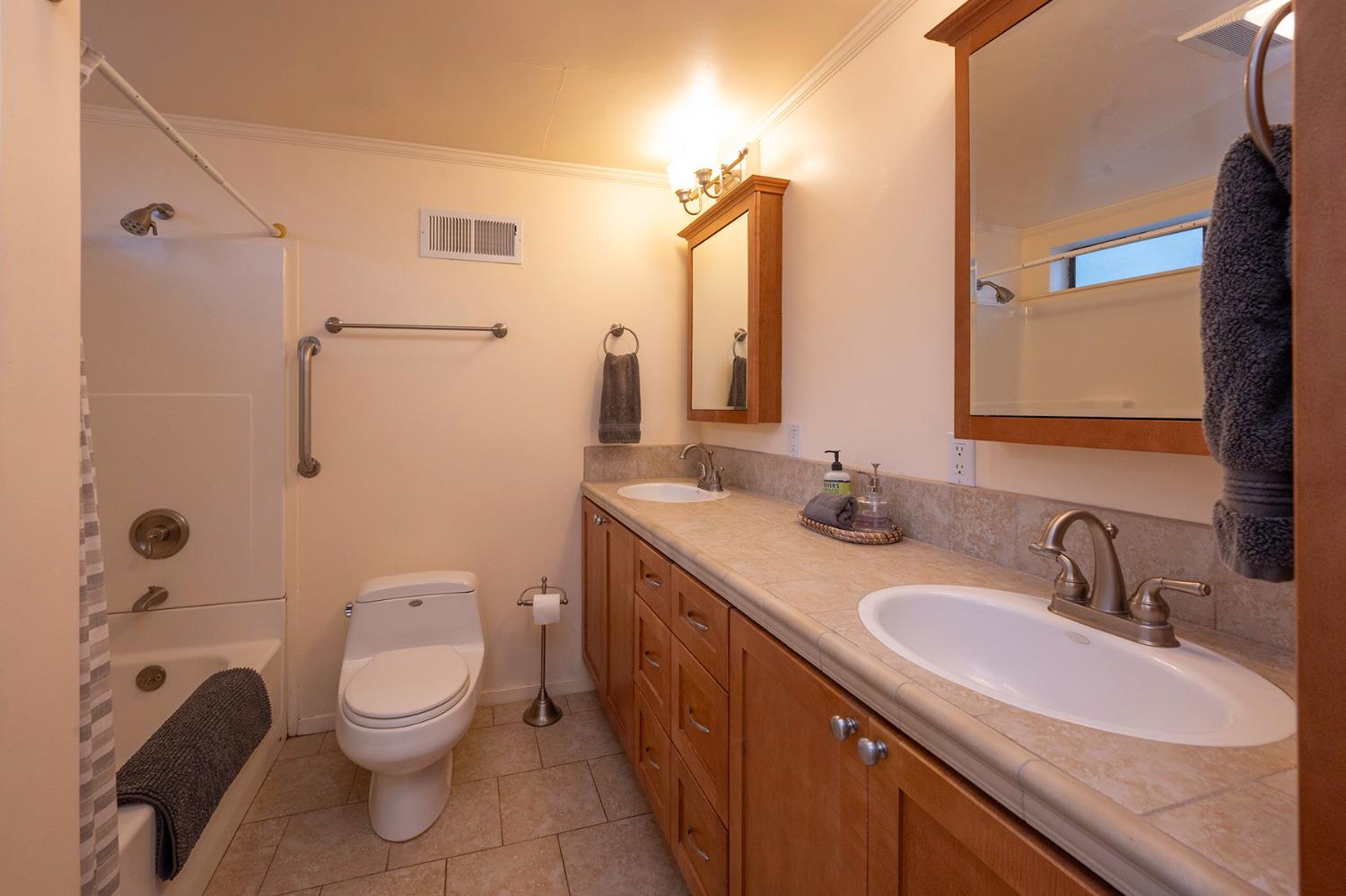 2088 Castlewood