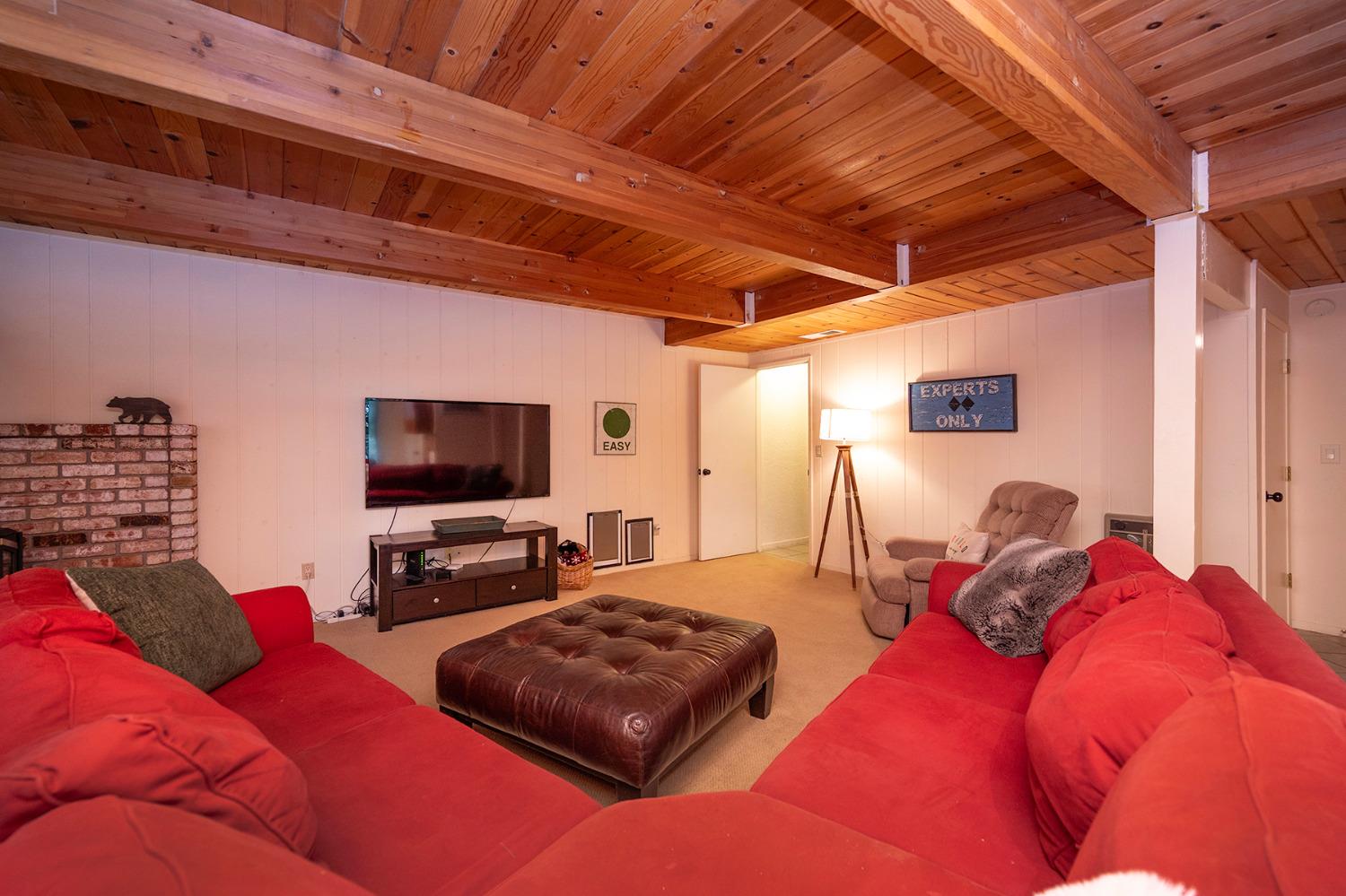 2088 Castlewood