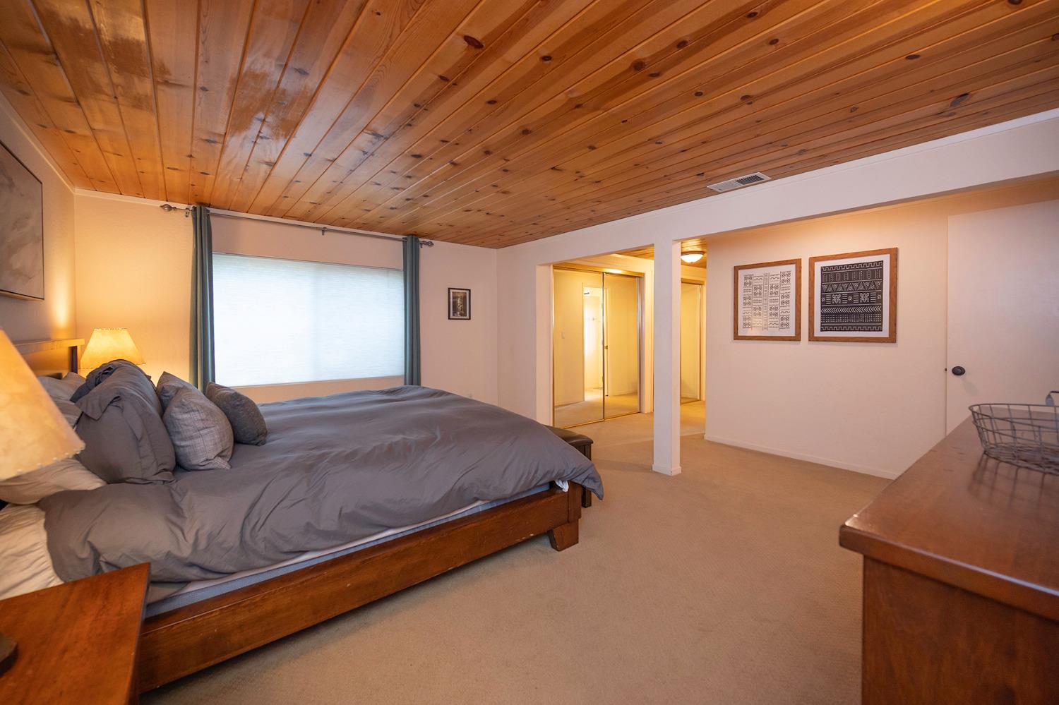 2088 Castlewood