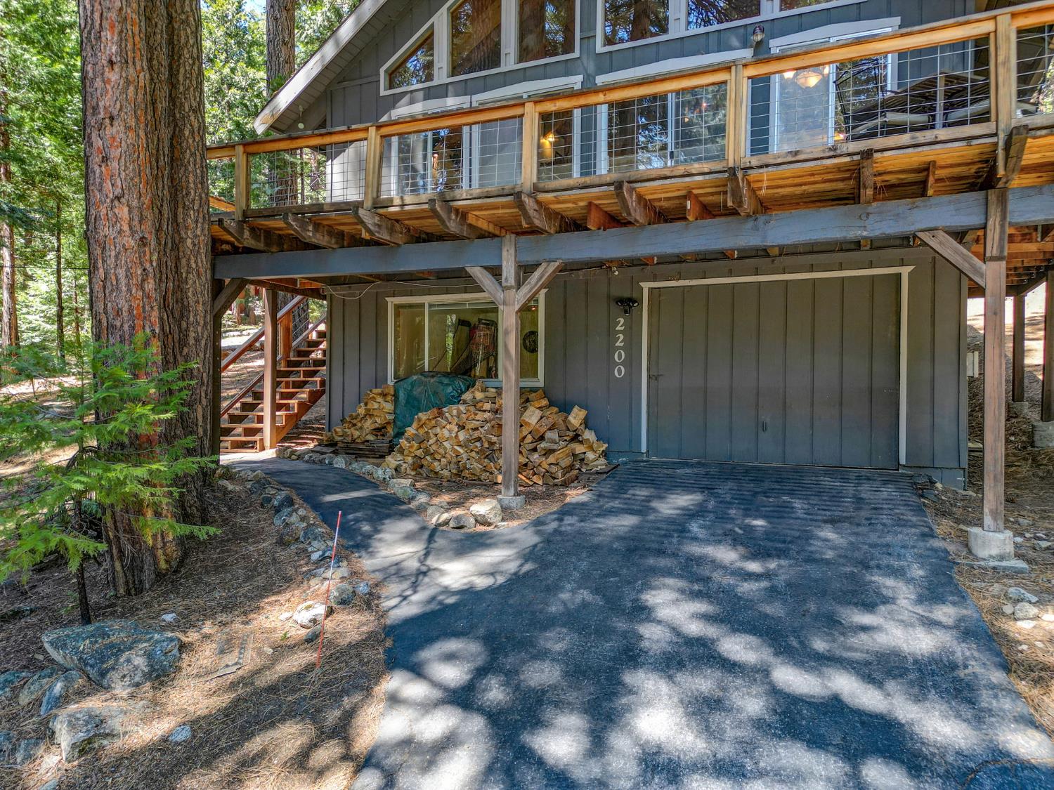 2200 Yana Lane