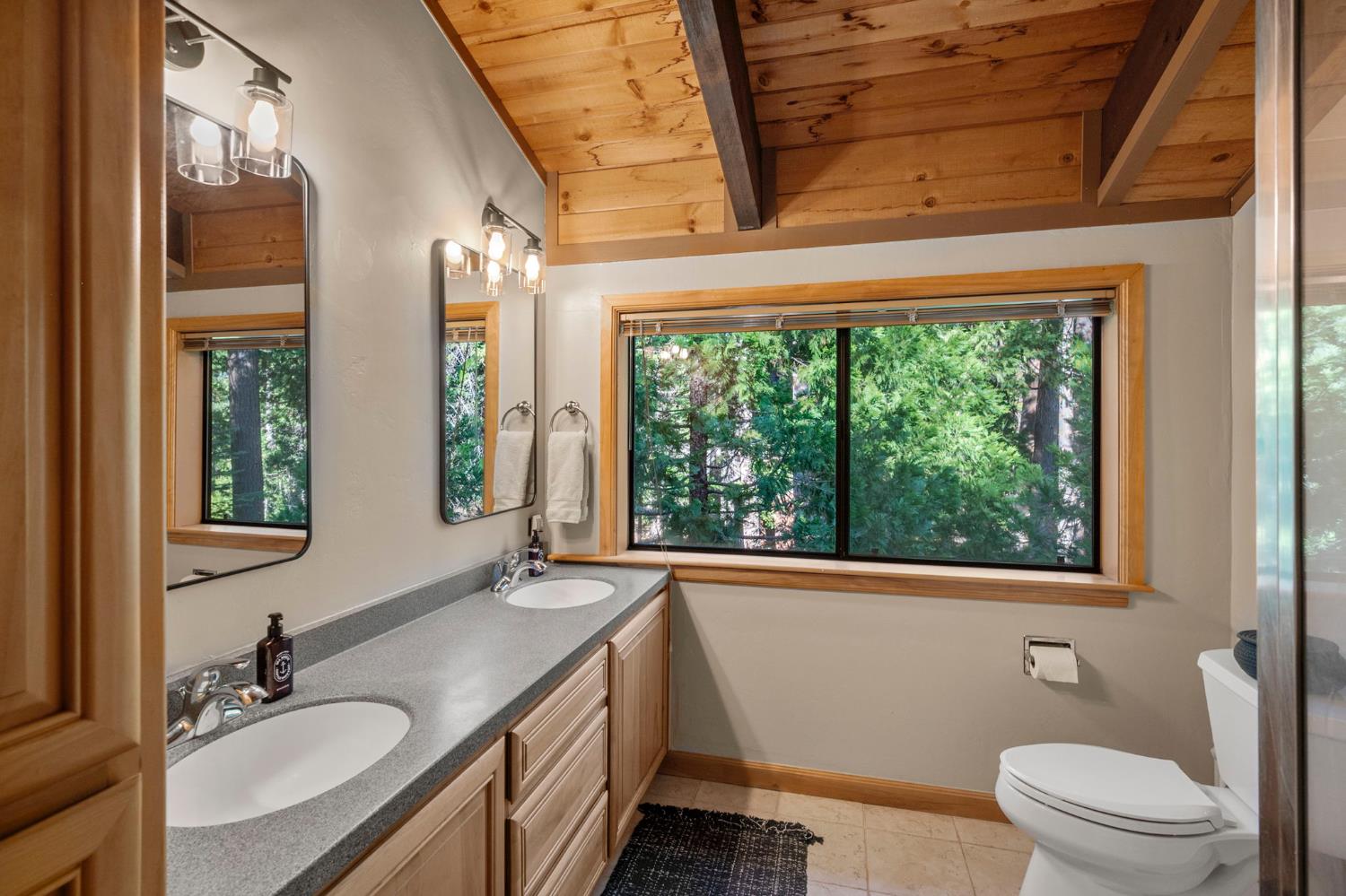 1995 South Sierra View