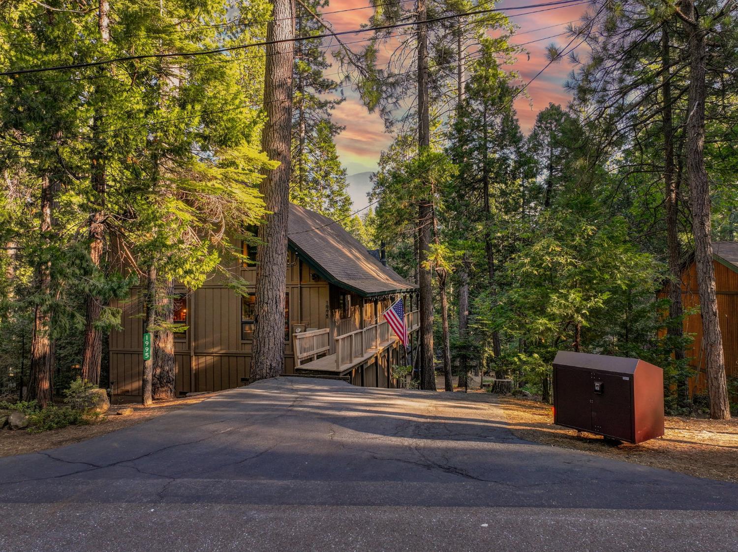 1995 South Sierra View