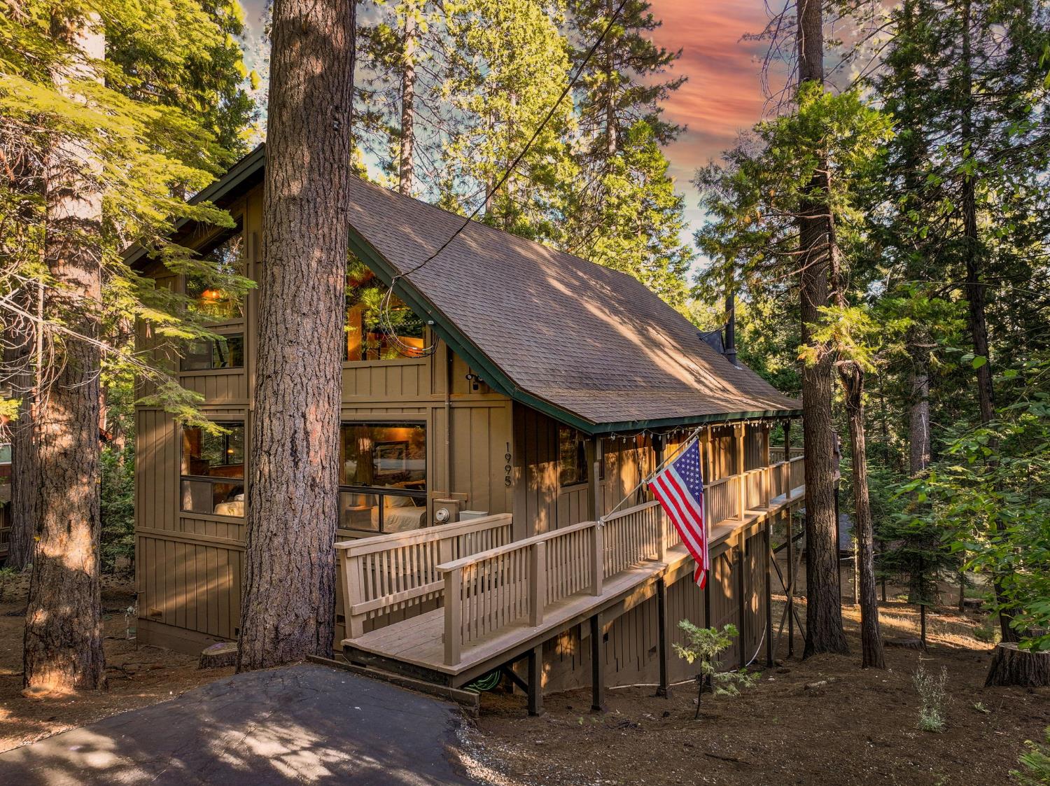 1995 South Sierra View