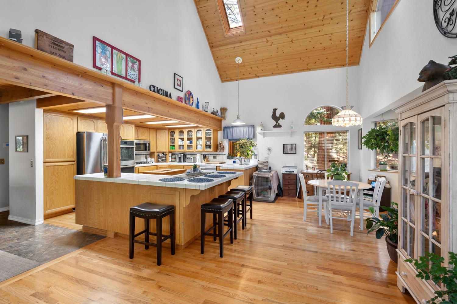 2216 Castlewood Lane