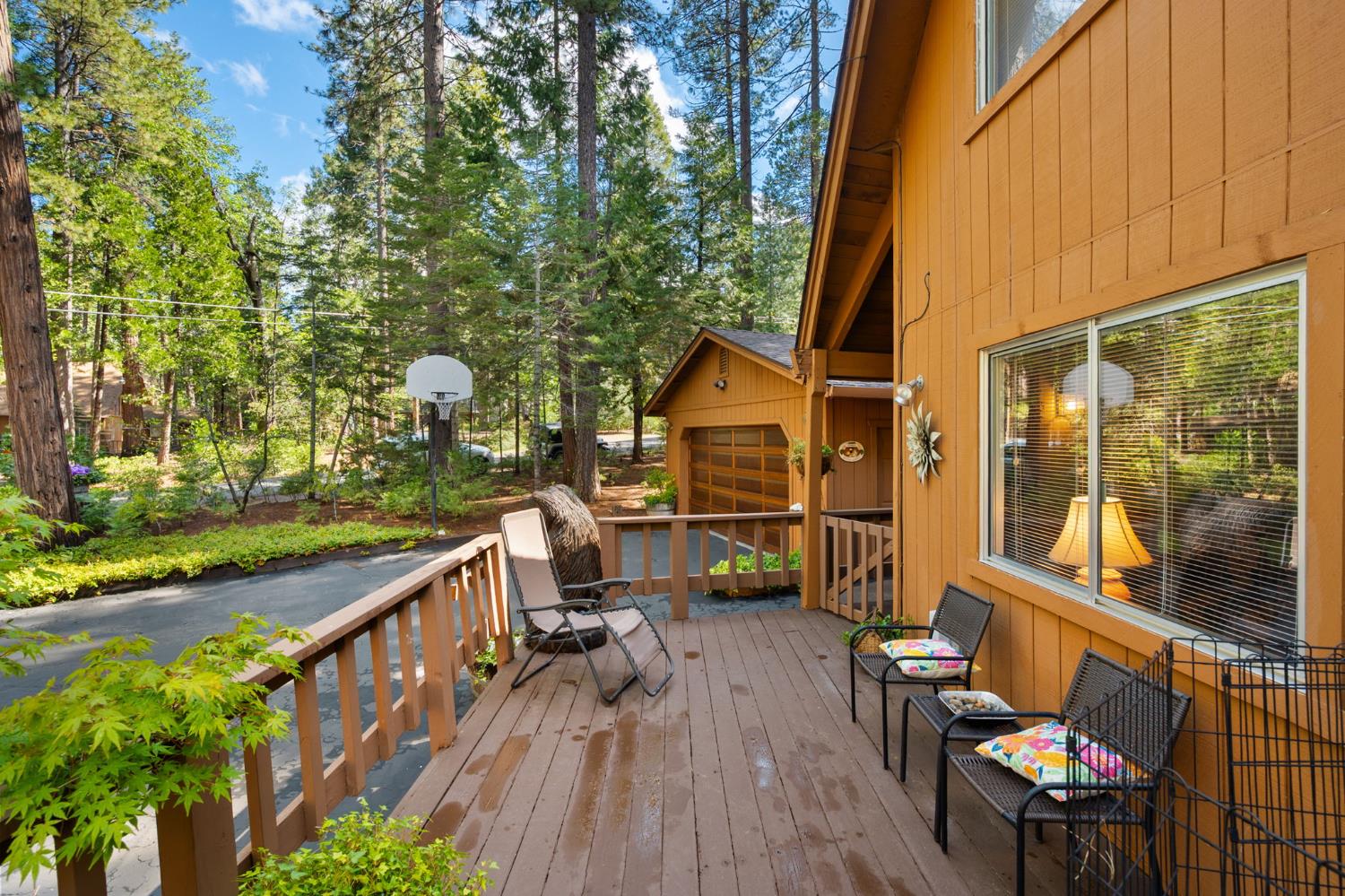 2216 Castlewood Lane