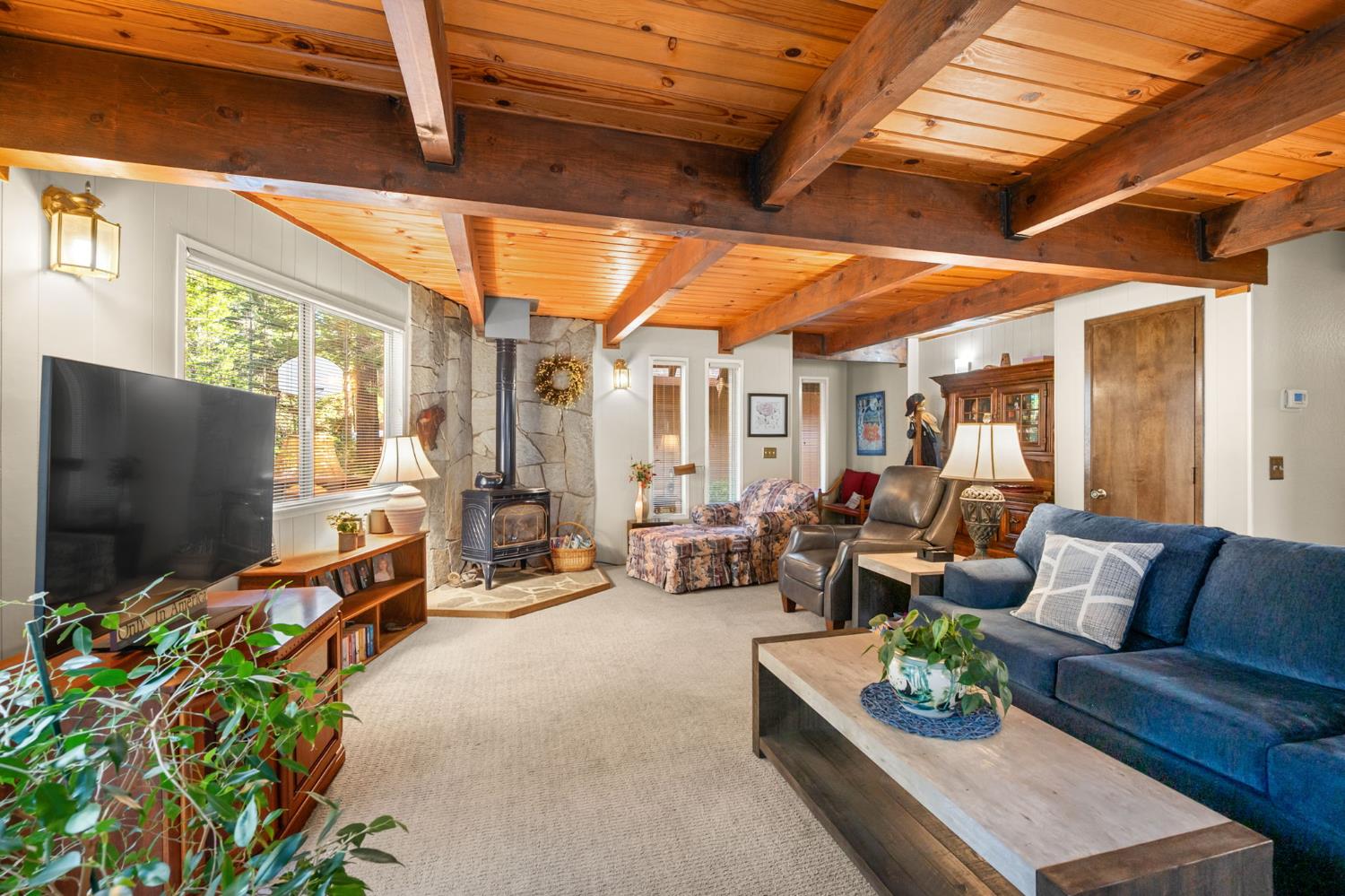 2216 Castlewood Lane
