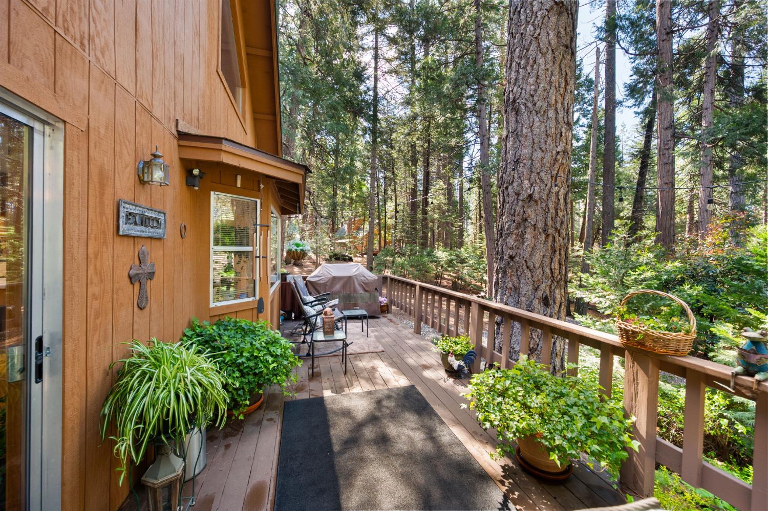 2216 Castlewood Lane