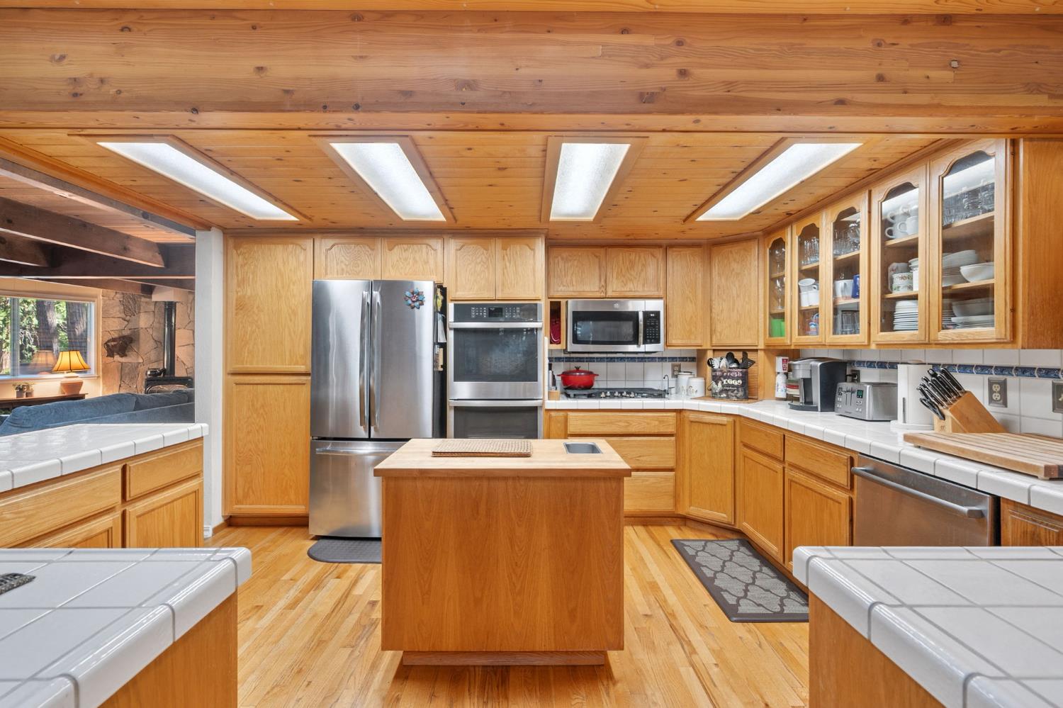 2216 Castlewood Lane