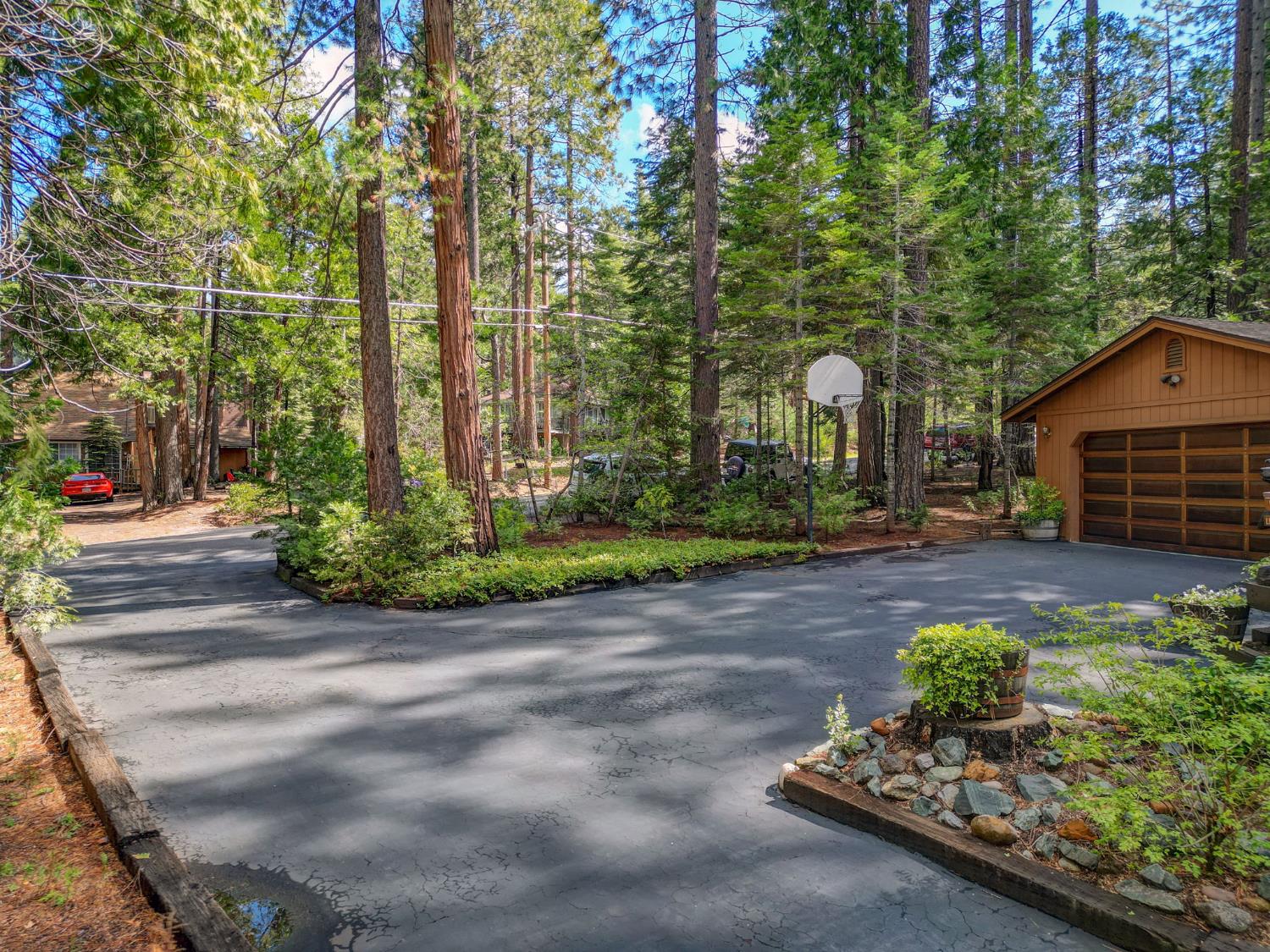 2216 Castlewood Lane