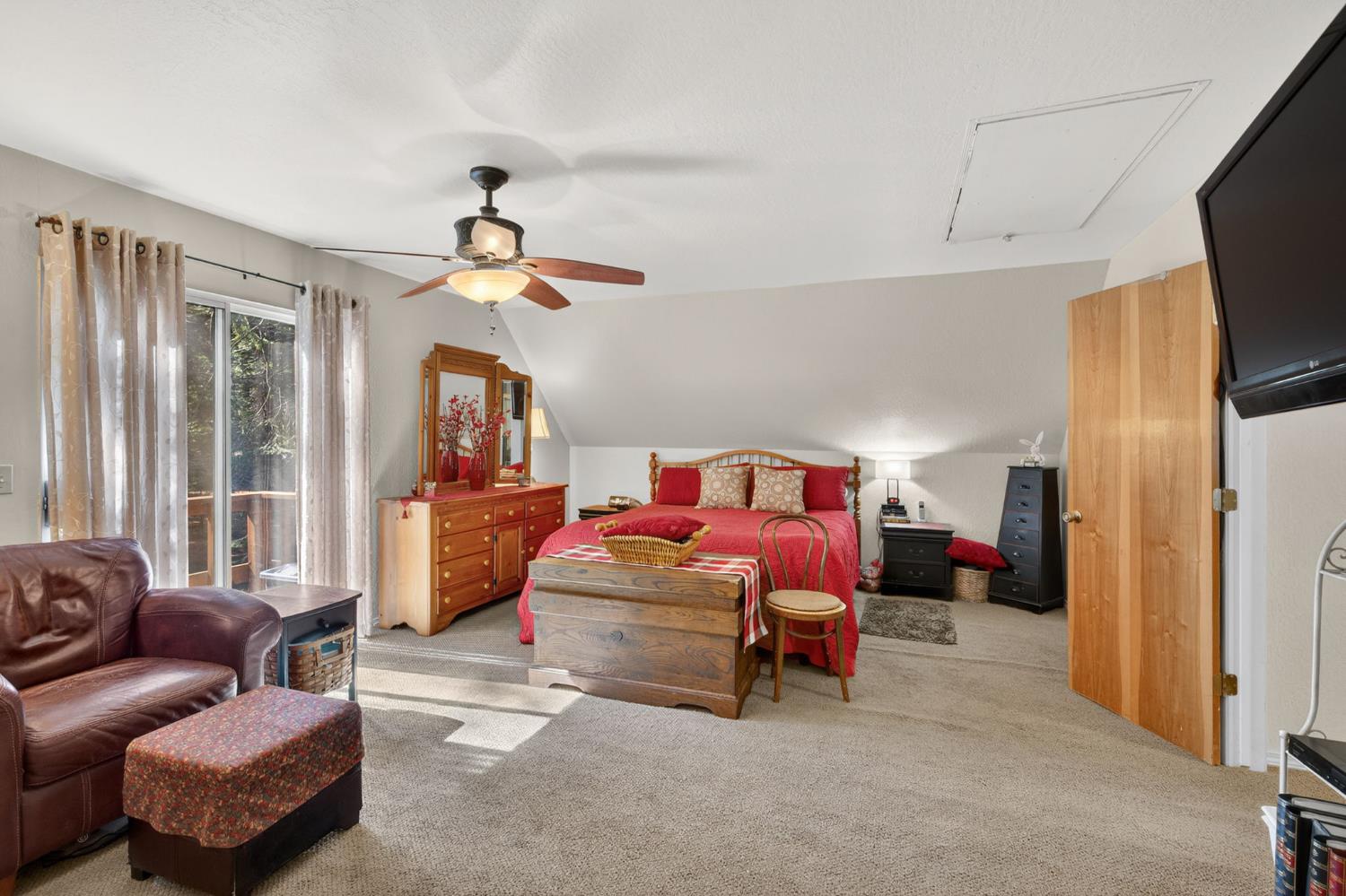 2216 Castlewood Lane