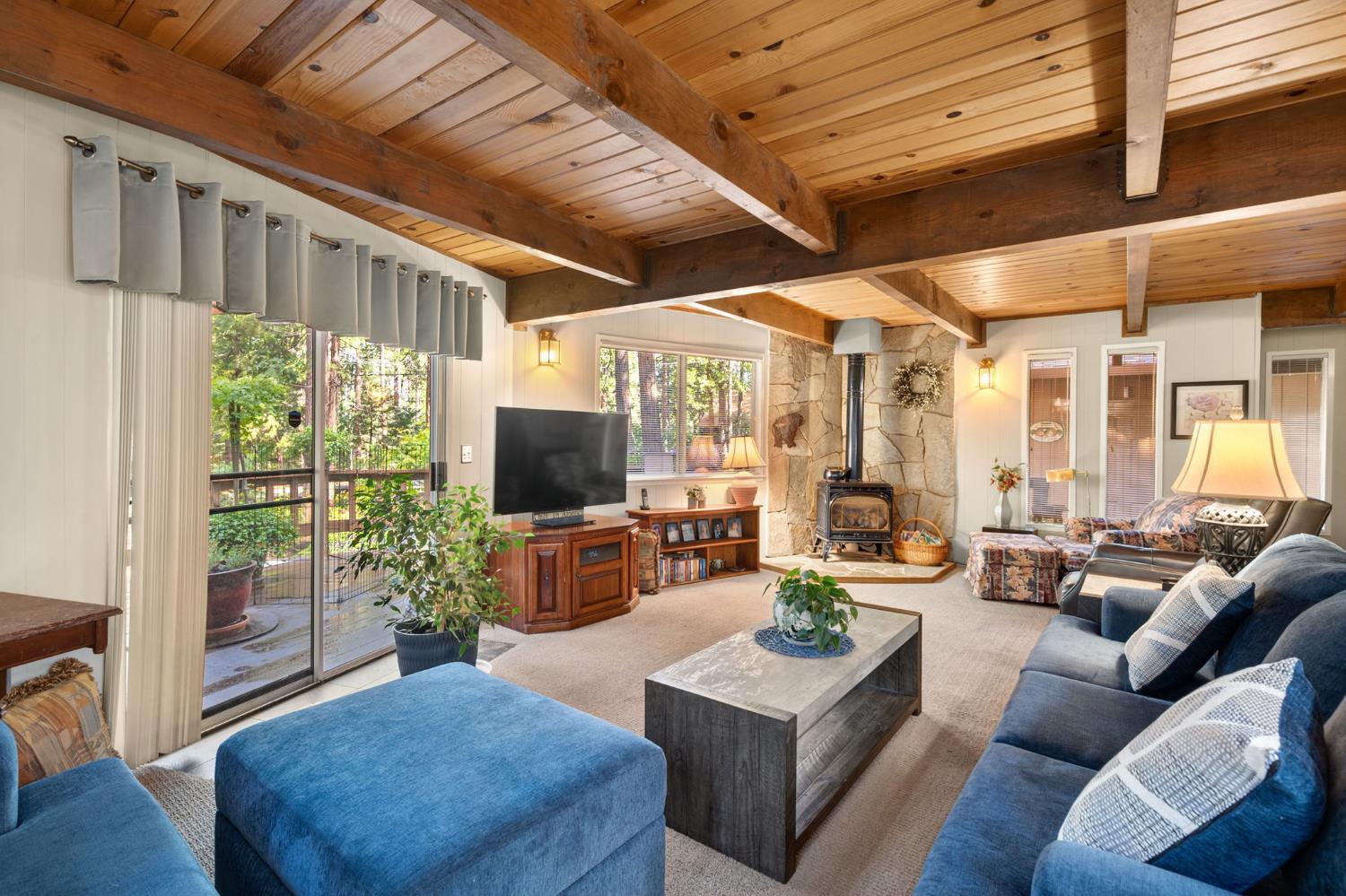 2216 Castlewood Lane