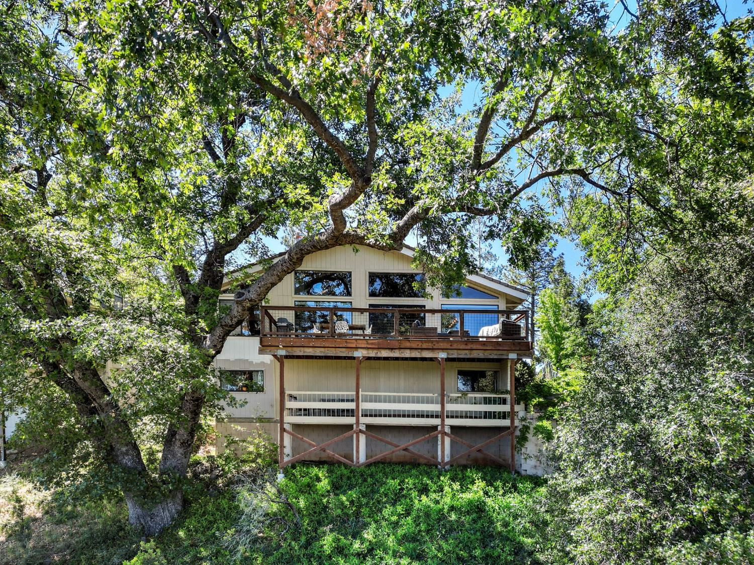 1051 Sandalwood Drive
