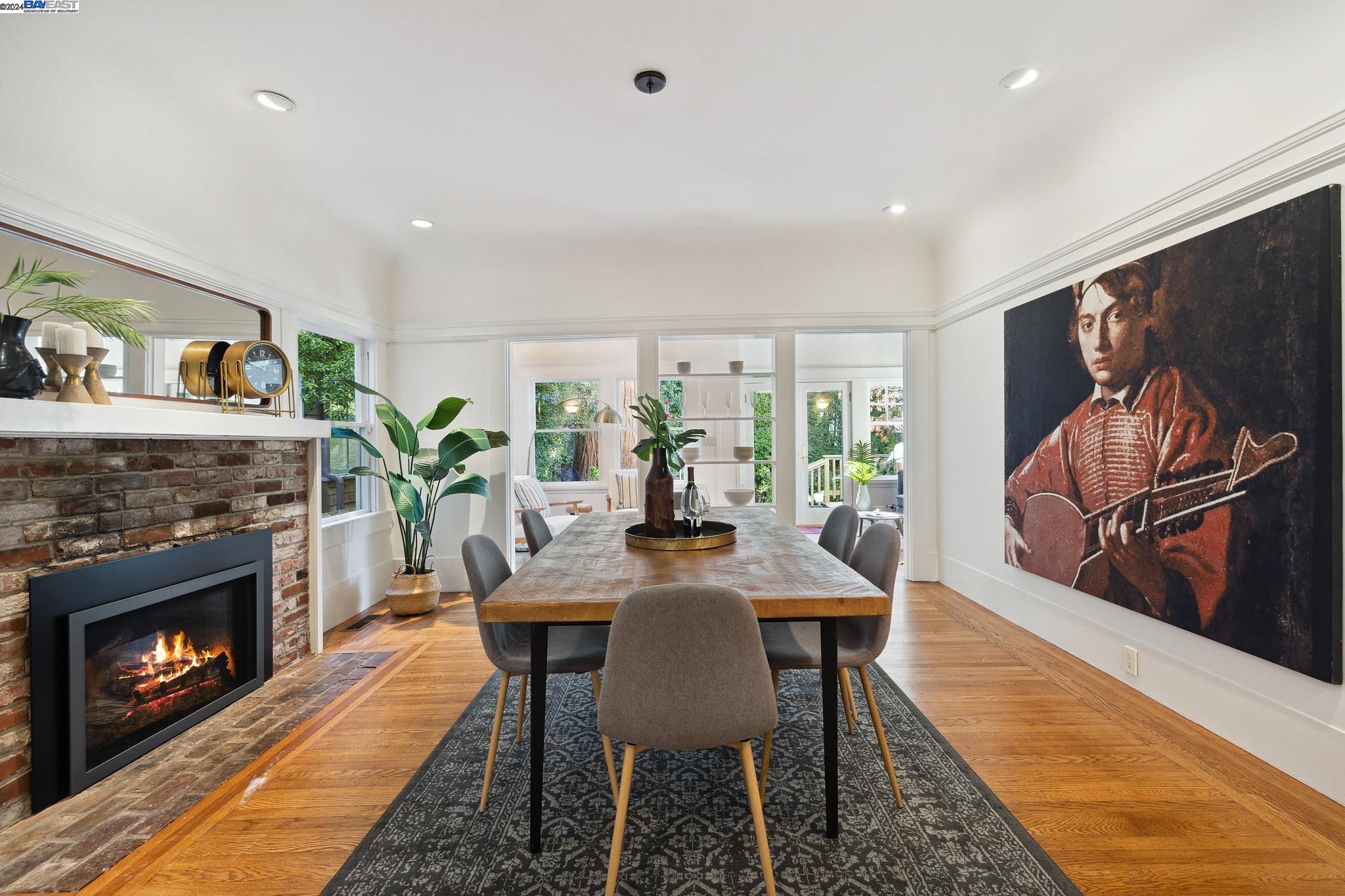 2612 WOOLSEY STREET