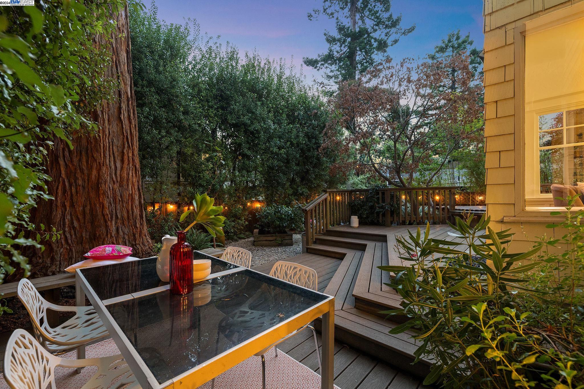 2612 WOOLSEY STREET