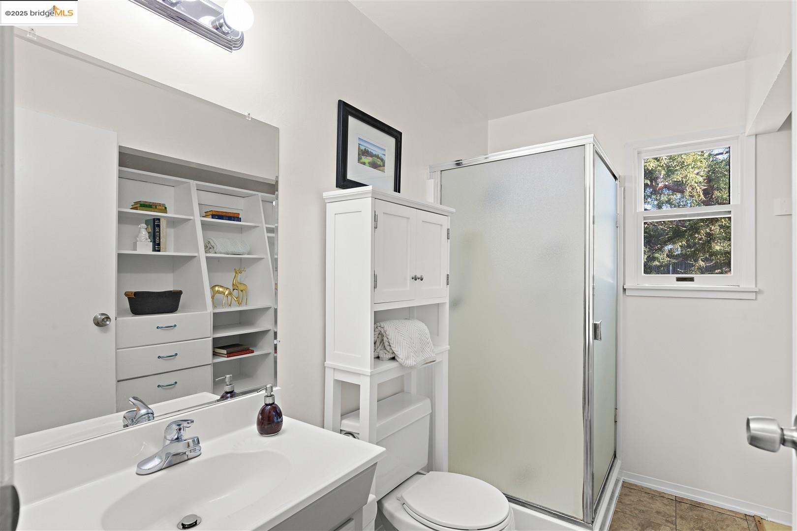 1081 Neilson St