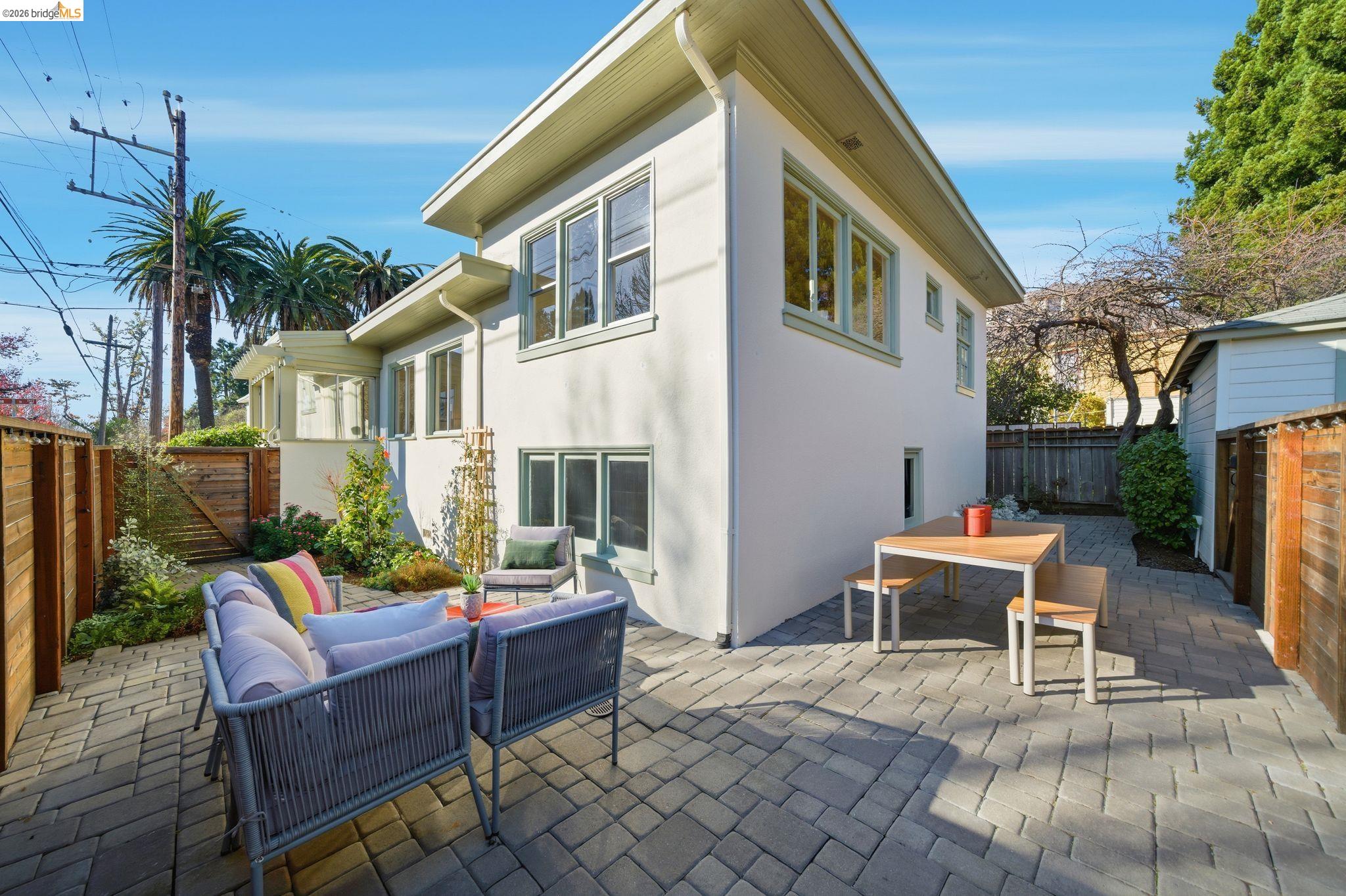 2401 Carleton Street