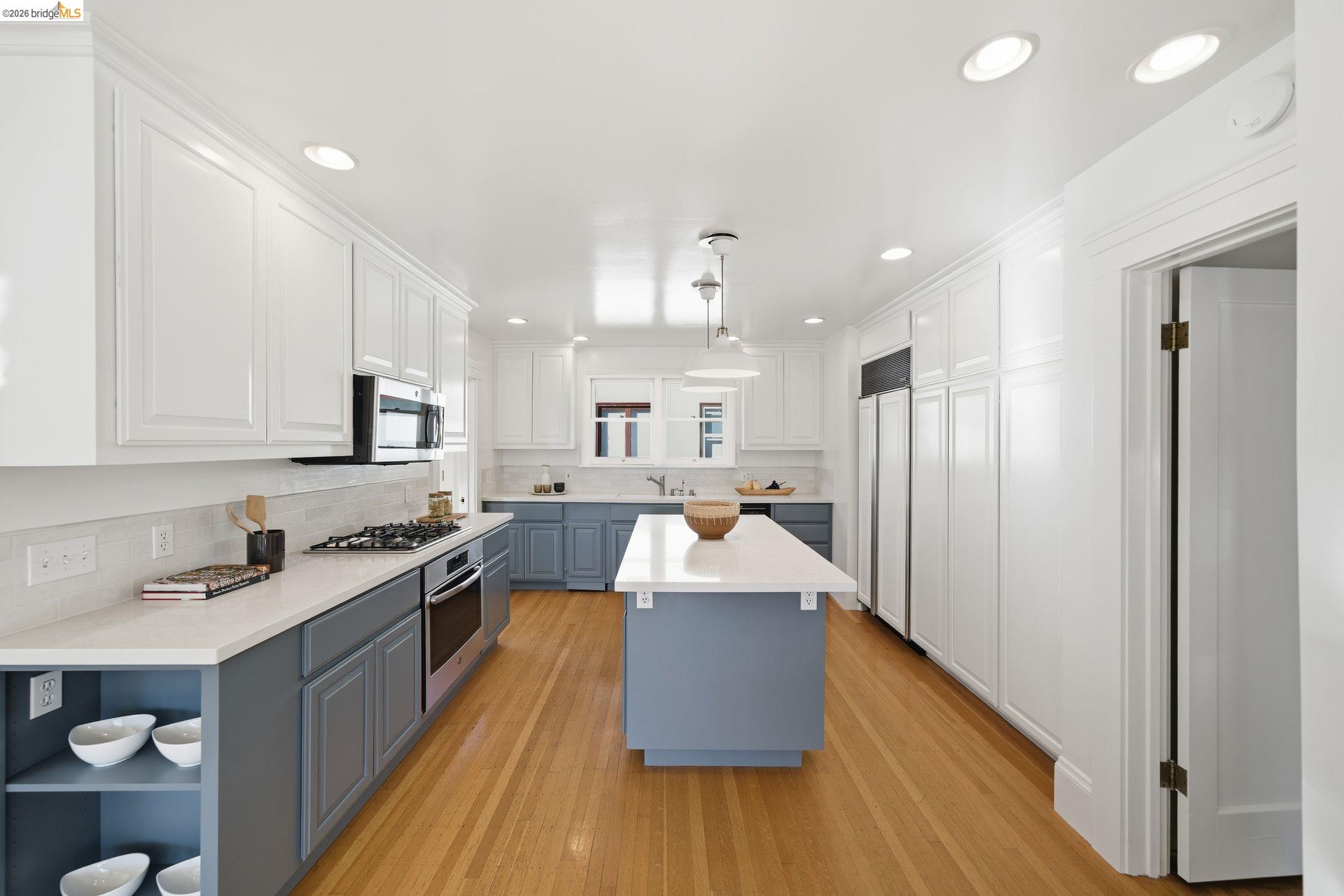 2401 Carleton Street