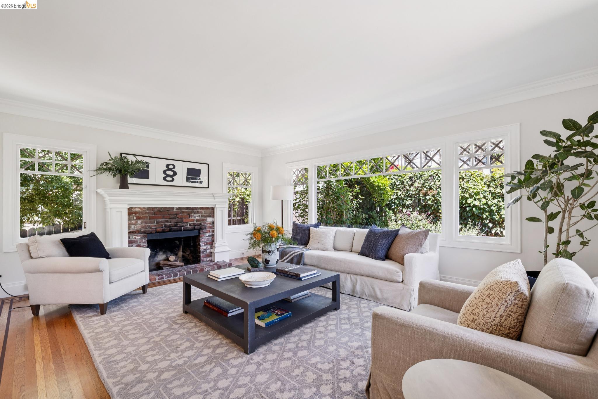664 Vincente Ave